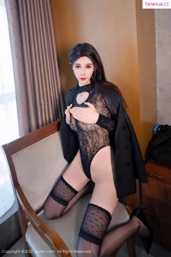   [XiuRen]高清写真图 2025.04.01 No.10095 艺艺yiyi 秘书服务第44张图片